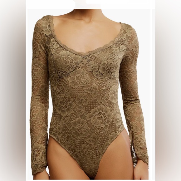 Free People Intimately Perfectly Fine Lace Long Sleeve Bodysuit NEW - Picture 1 of 13
